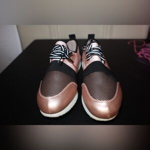 Free Choice By Elis Womens Sneakers SIZE 9